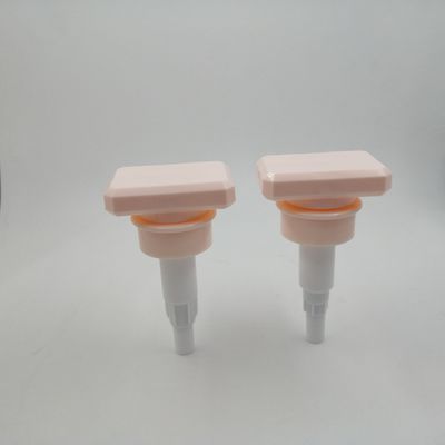 สีชมพูอ่อนปริมาตรต่างๆ 33/410 เครื่องปั๊มเครื่องสำอางสำหรับห้องน้ำ